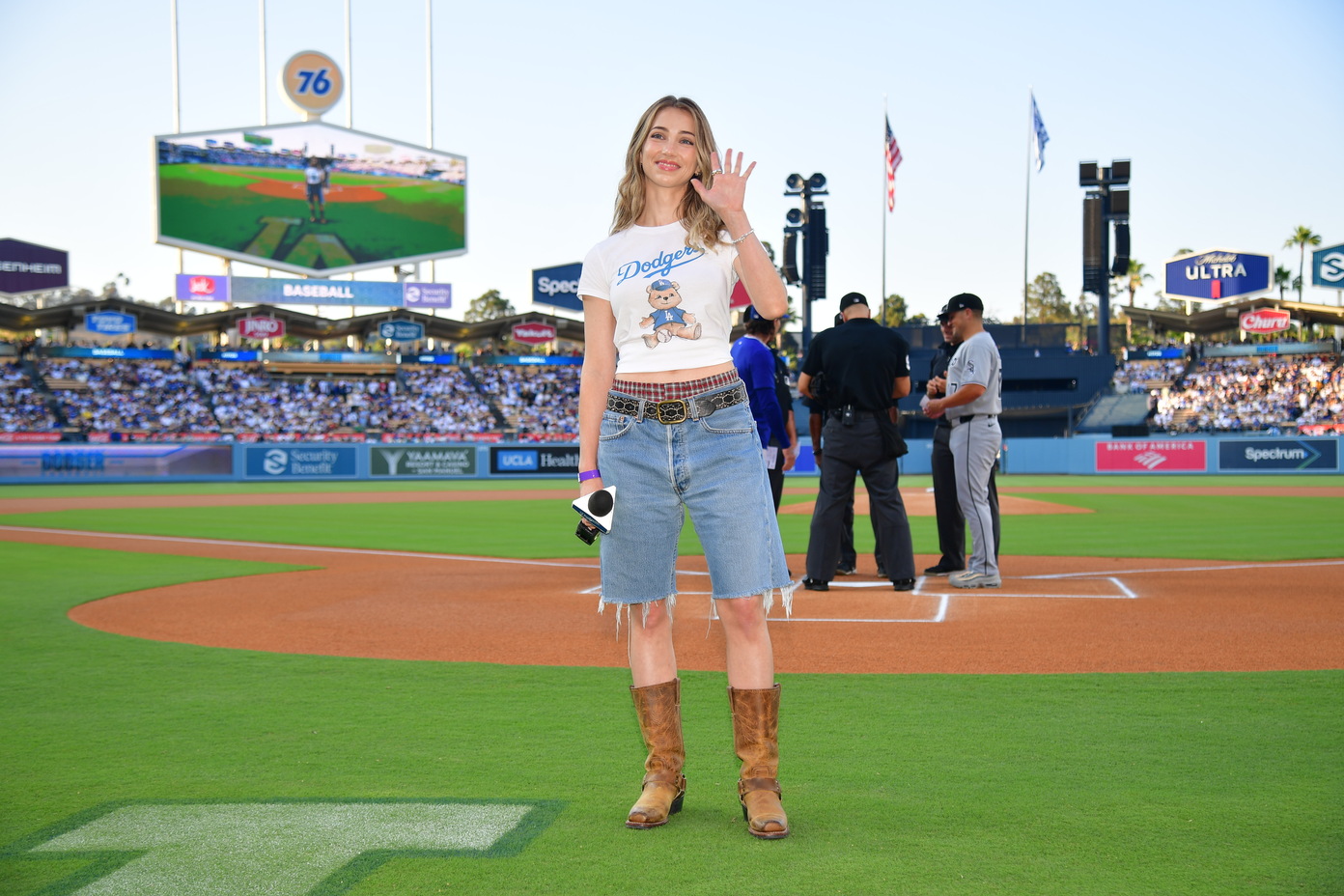 LOS ANGELES, CALIFORNIA - JULY 3: Chicago White Sox vs Los Angeles Dodgers at Dodger Stadium on Thursday, July 3, 2025 in Los Angeles, California. (Gary A. Vasquez/Los Angeles Dodgers)