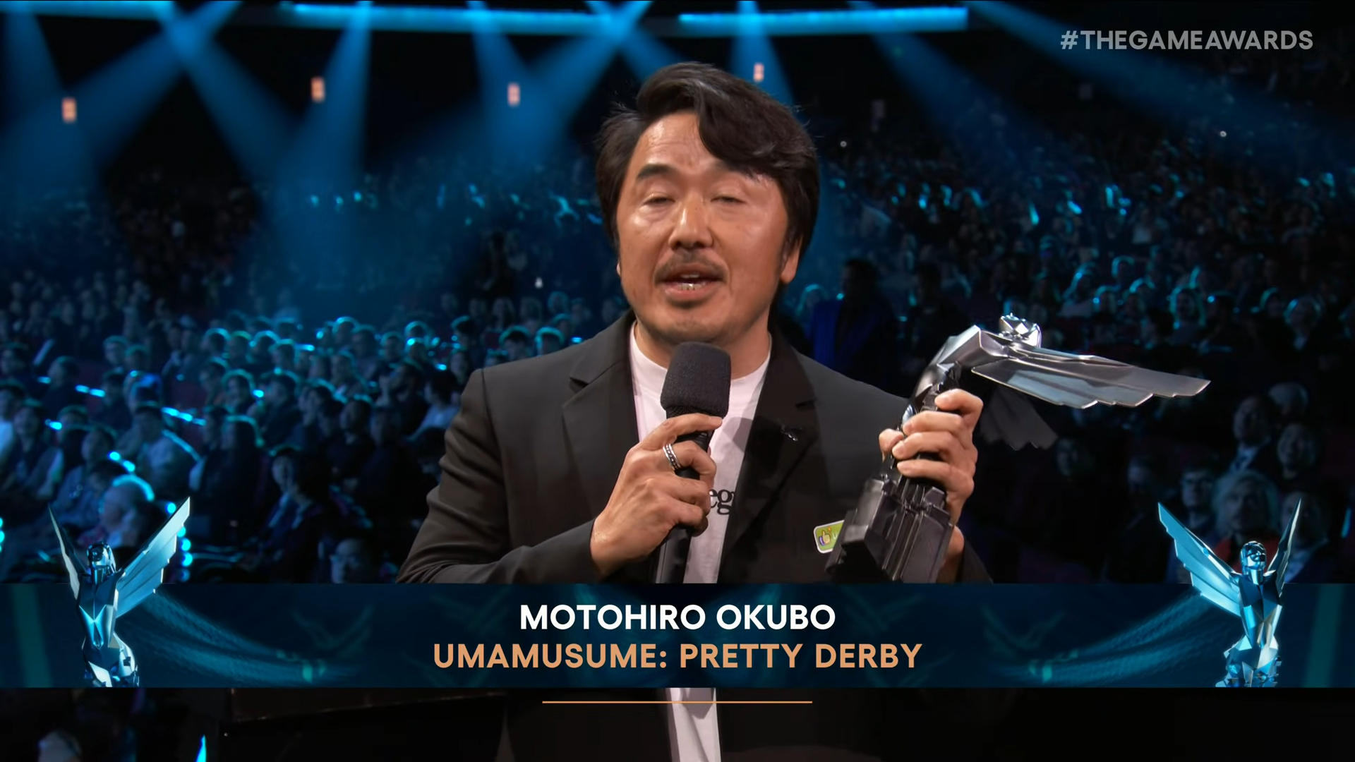 The Game Awards screenshot - Motohiro Okubo (Cygames America CEO) receiving the Best Mobile Game award